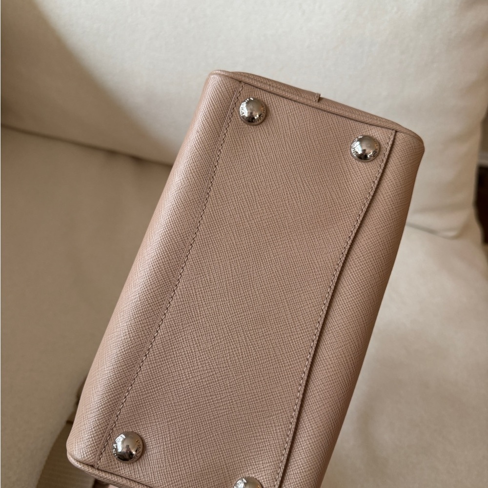 RARE Prada Saffiano leather top-handle bag cameo beige - Picture 4 of 13